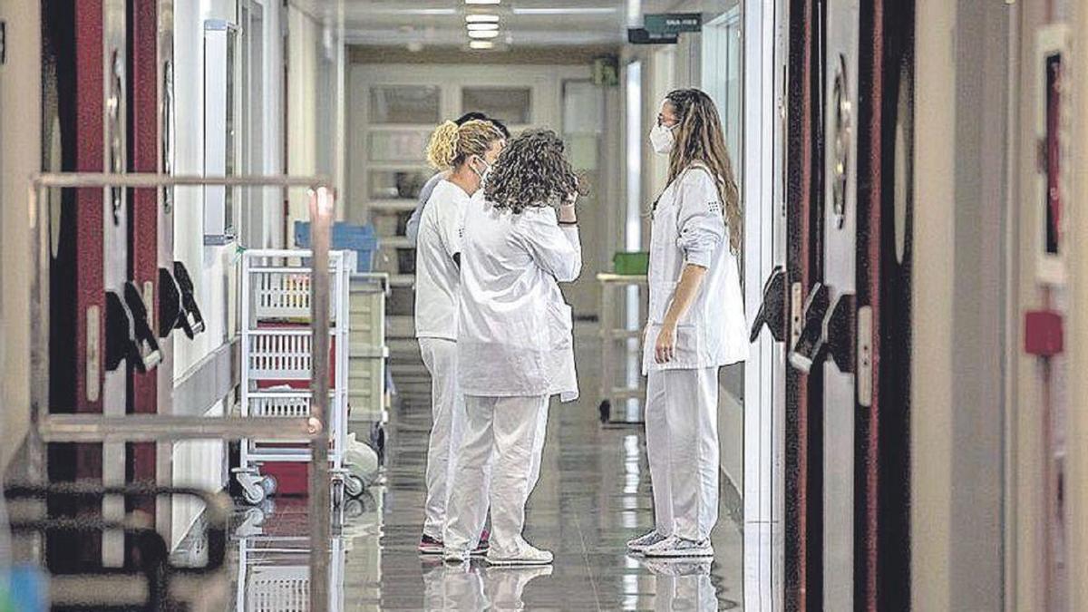 Enfermeras durante su jornada laboral.