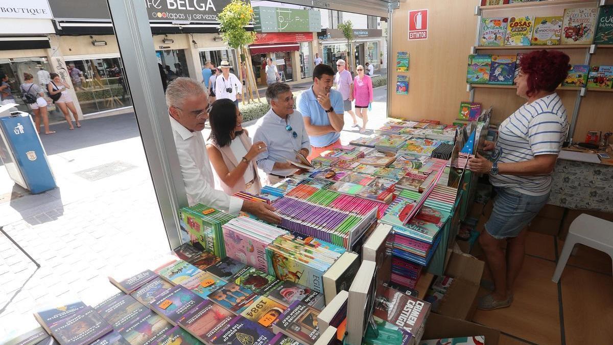 El teniente alcalde de San Pedro, en la Feria del Libro del año pasado.