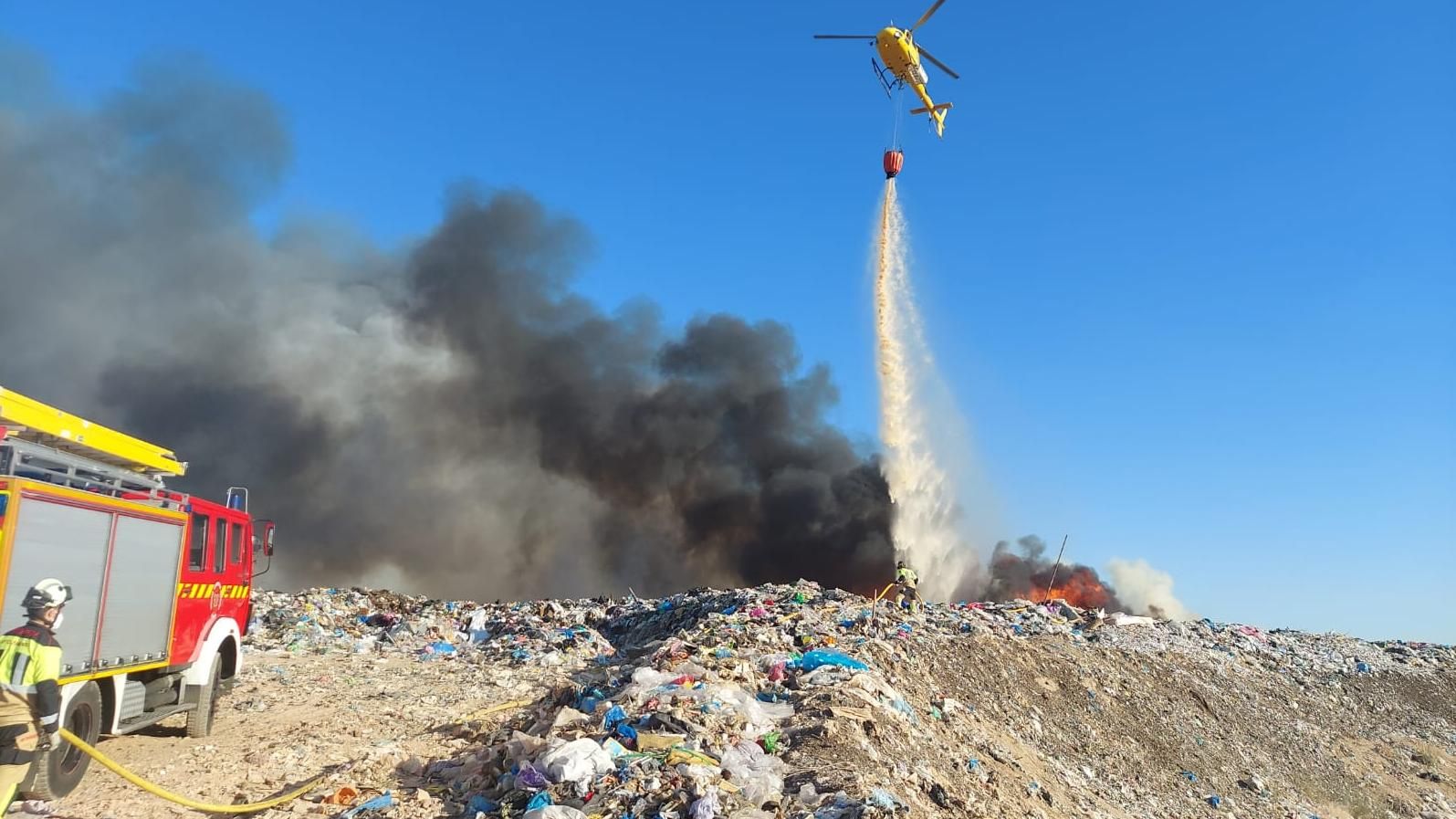 Incendio en el vertedero de Zamora.