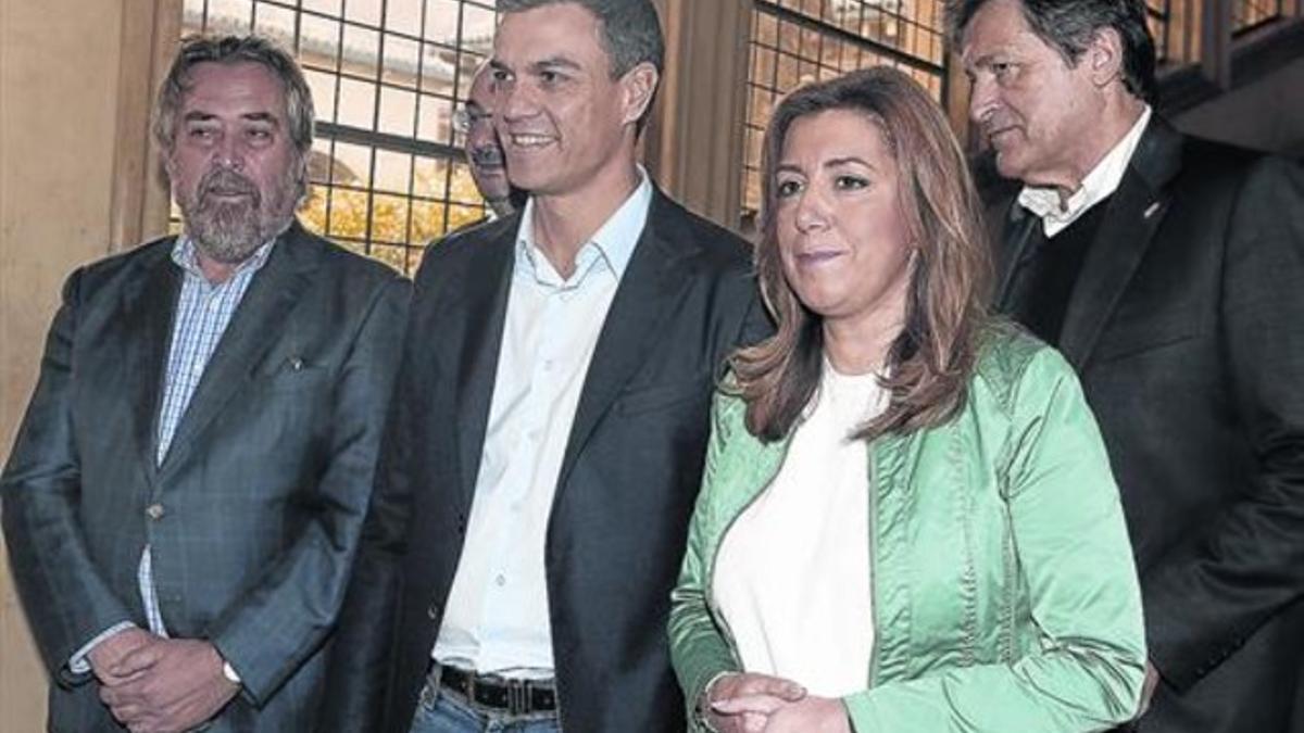 Pedro Sánchez, junto al alcalde de Zaragoza, Juan Alberto Belloch; la presidenta andaluza, Susana Díaz, y el presidente asturiano, Javier Fernández.