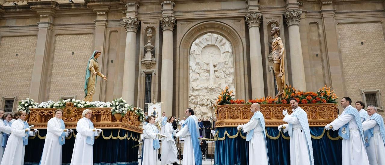 En imágenes | La procesión del Encuentro Glorioso sale a las calles de Zaragoza