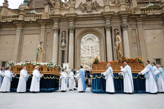 En imágenes | La procesión del Encuentro Glorioso sale a las calles de Zaragoza