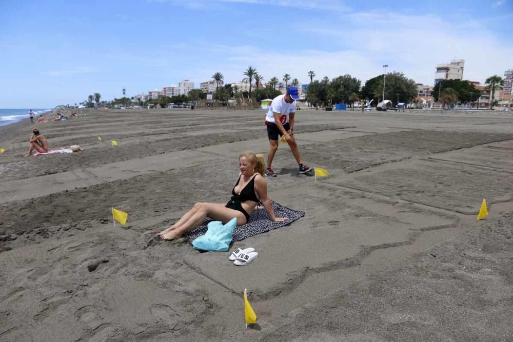 Los malagueños se lanzan a la playa