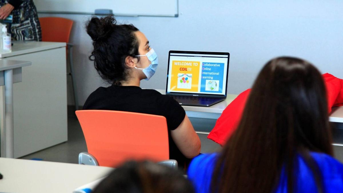 Proyecto educativo internacional entre la Universidad de Monterrey y el CEU Cardenal Herrera.