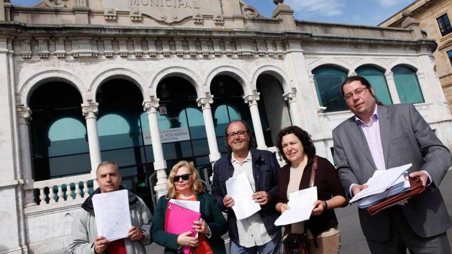 Por la izquierda, Luis Fernández, &quot;el Playu&quot;; Rosi Lorente, Mario Suárez, Inés Prada y Daniel Fernández.