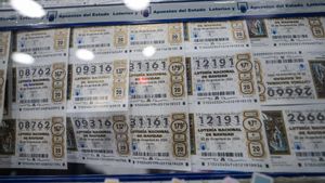 Décimos de Lotería de Navidad en una administración de Barcelona
