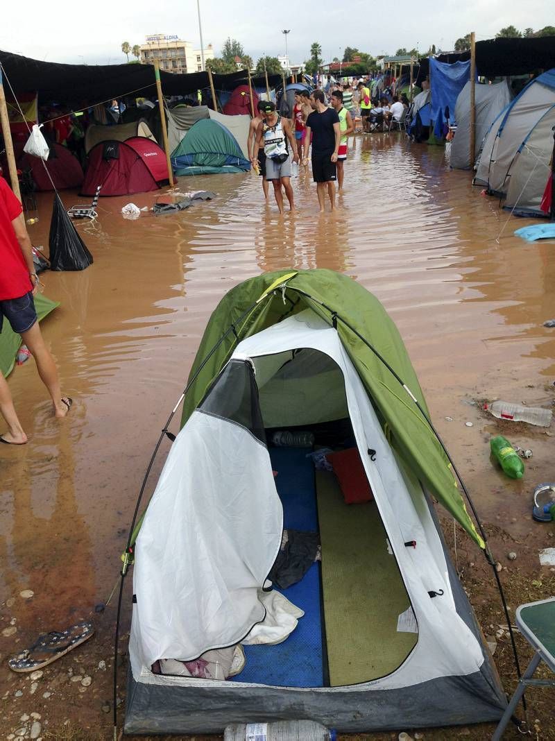 Fotogalería de las lluvias en el Arenal Sound