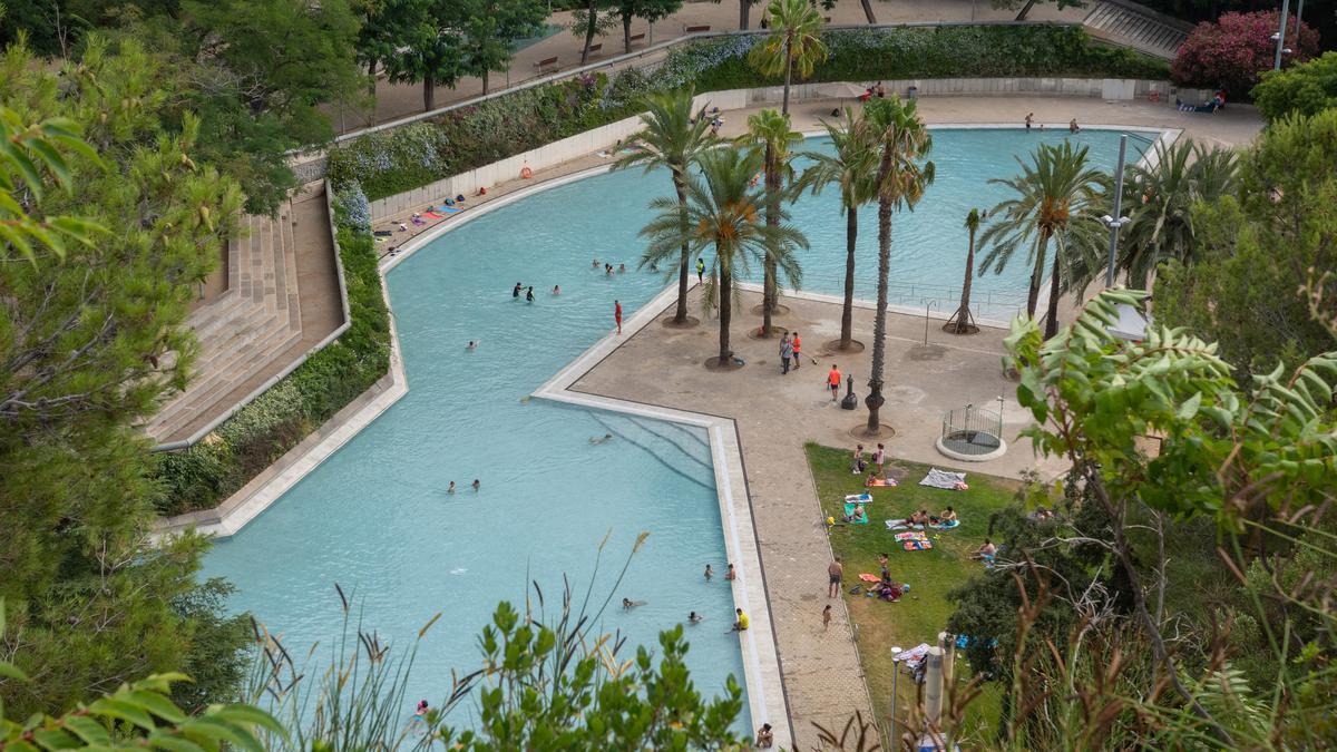 El lago de la Creueta del Coll tiene aforo para 840 personas. 