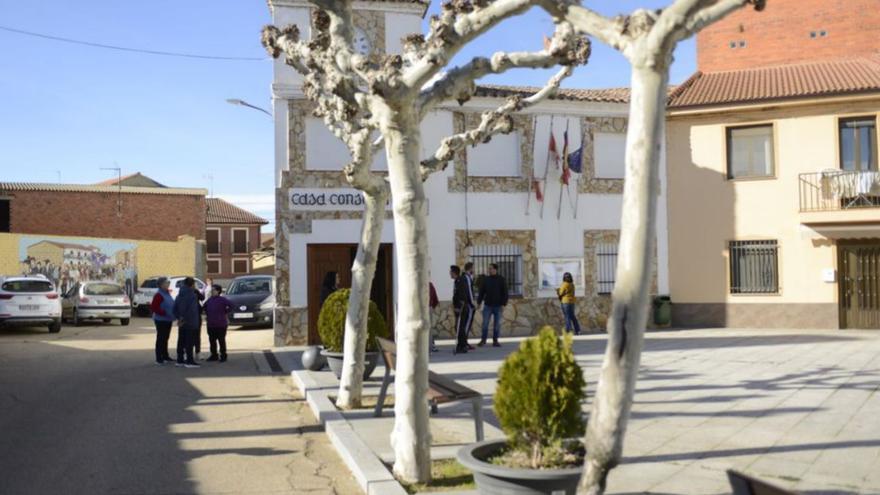 Casa Consistorial de Burganes de Valverde.