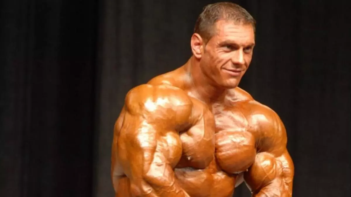 Paco Bautista, leyenda del culturismo en España: "Aunque no gané el Mister Olympia, el hecho de estar allí ya es una victoria en sí mismo; hace 24 años tuve la suerte de salir entre Lee Priest y Ronnie Coleman"