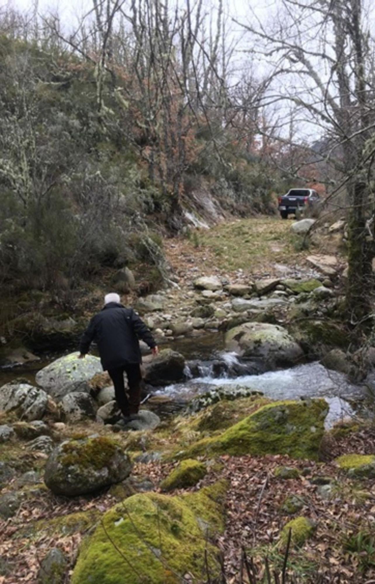 Zona en la que se necesita un pequeño puente de madera.