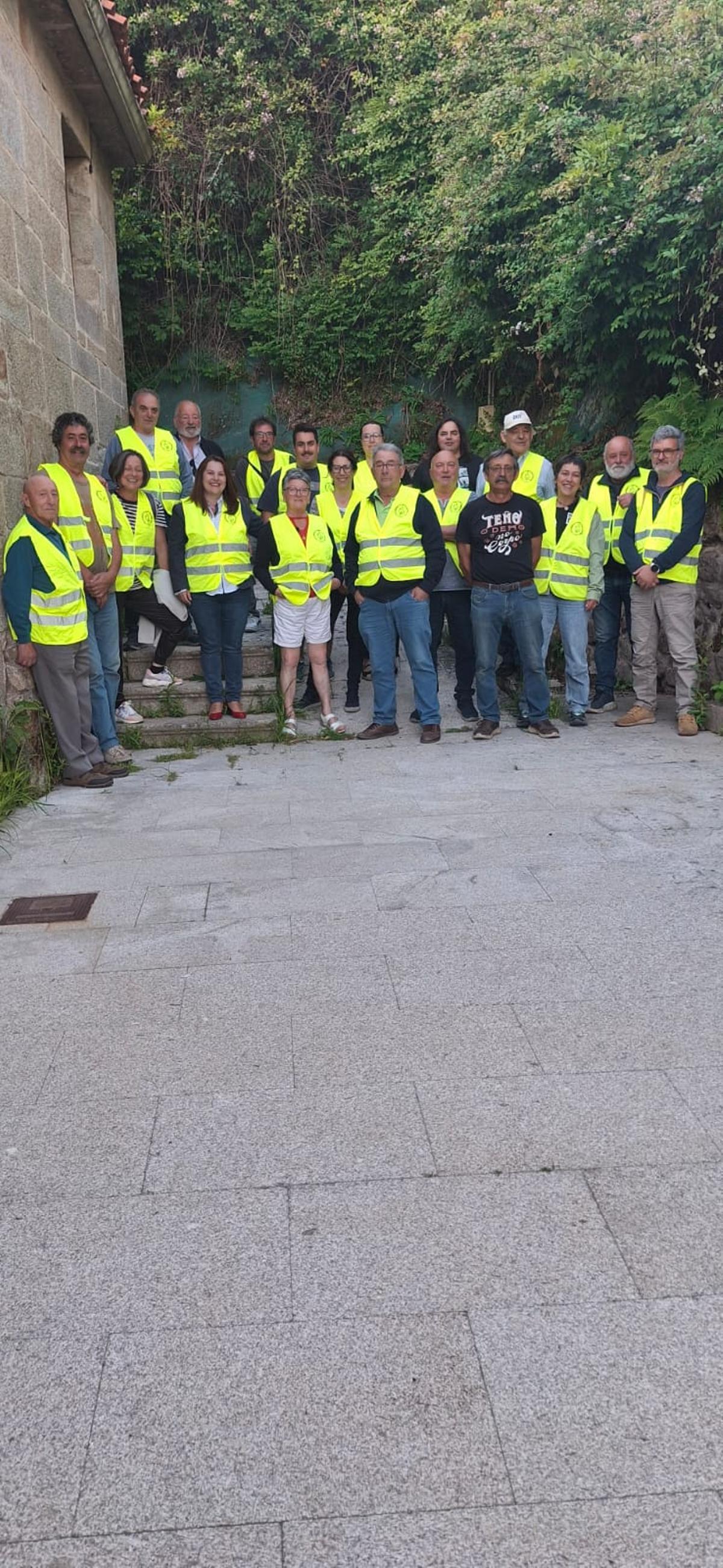 Grupo de voluntarios de vigilancia de la Comunidad de Montes de Coiro.