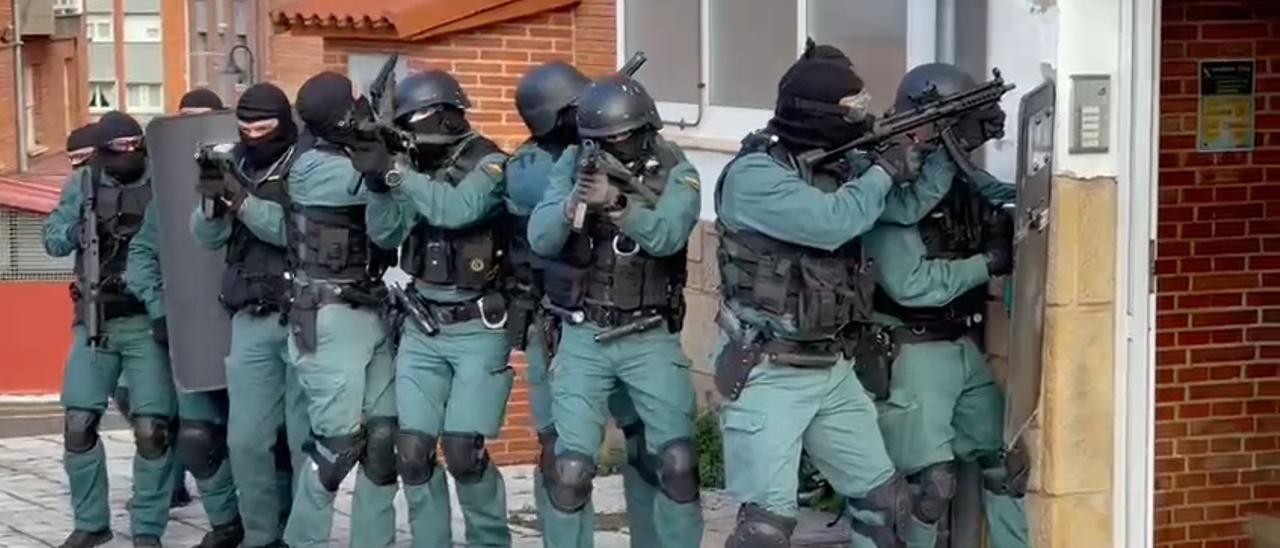 Así trabaja la Unidad de la Seguridad Ciudadana de la Guardia Civil de Gijón