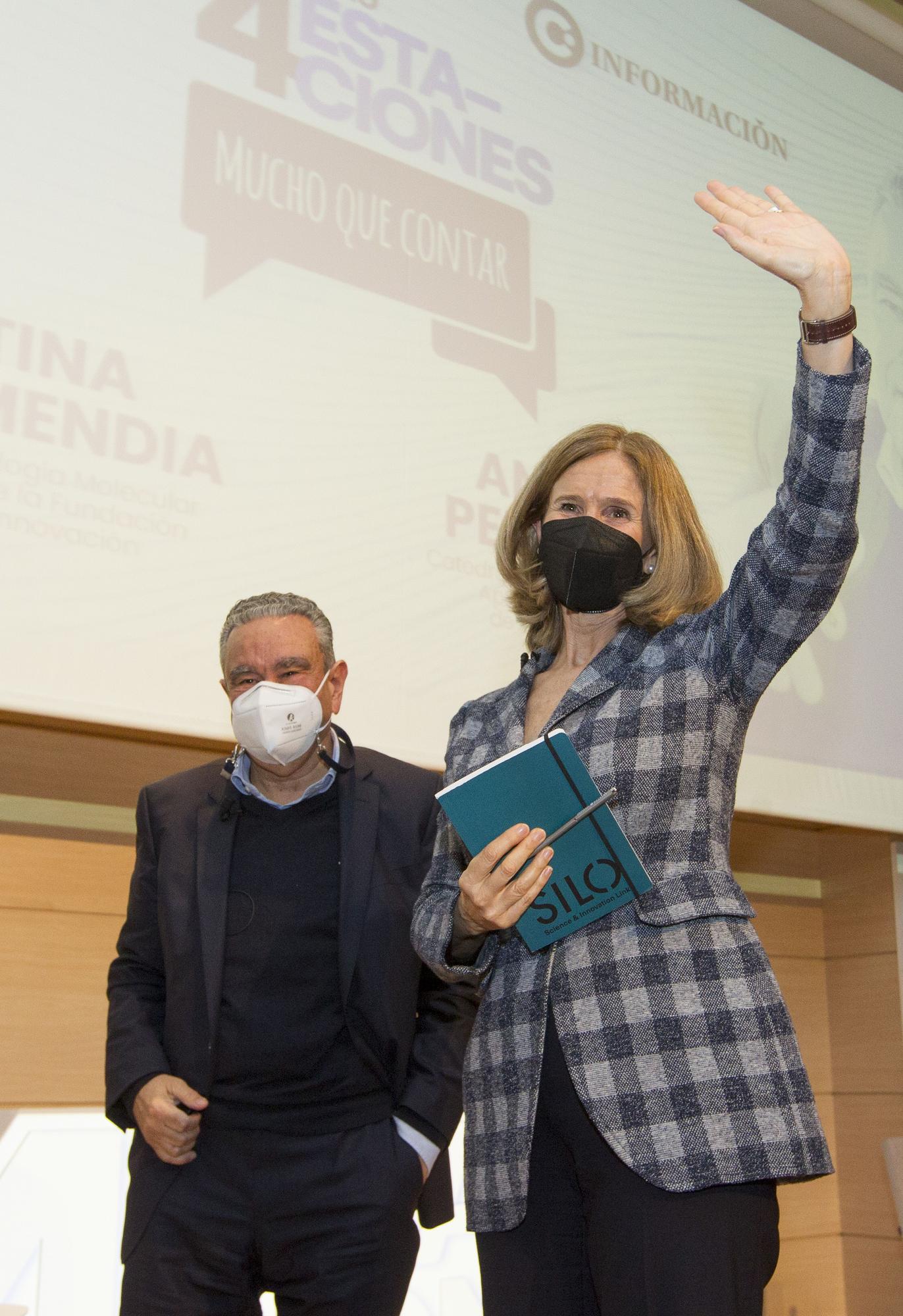 Cristina Garmendia: "Si la Agencia Europea del Medicamento decide seguir con la vacunación, sigamos sin miedo"