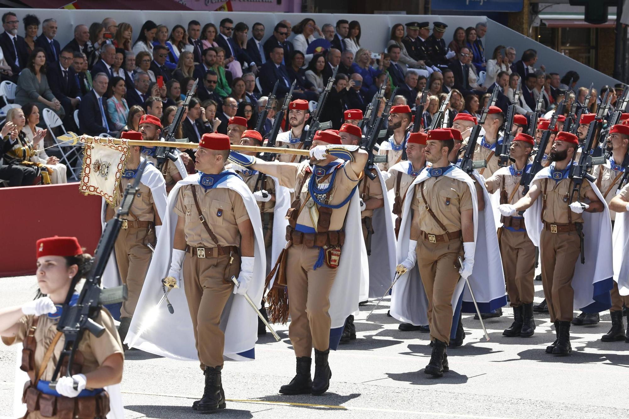 EN IMÁGENES: Así fue el multitudinario desfile en Oviedo por el Día de las Fuerzas Armadas