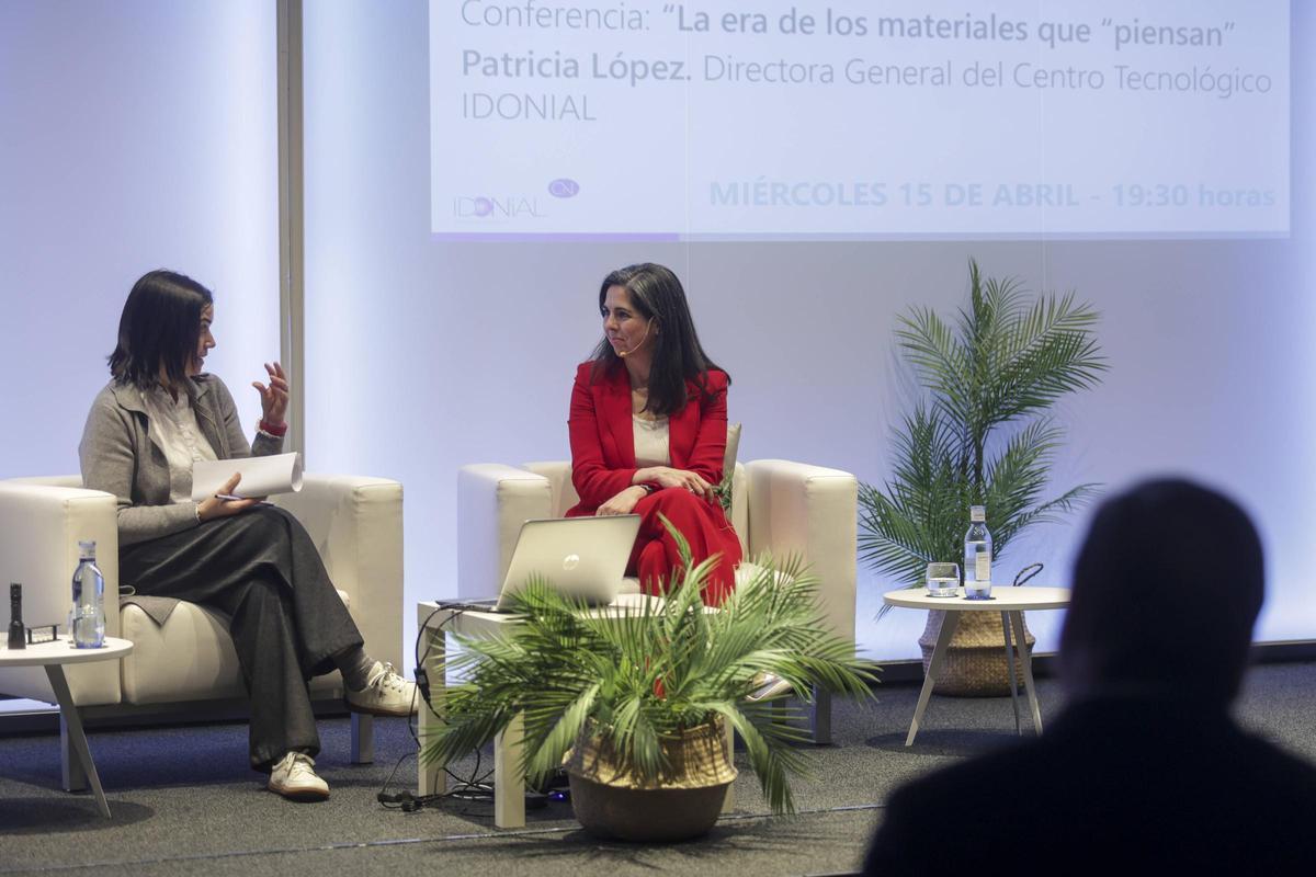 Patricia López Vicente, directora general del Centro Tecnológico Idonial, en la Semana de la Ciencia "Margarita Salas"