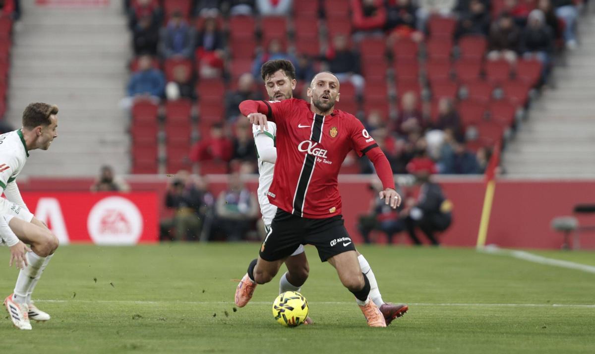 El Mallorca ha vencido al Elche (3-1) en el último partido de 2025 en Son Moix