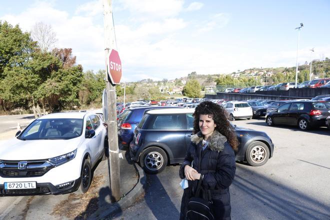Así es la misión imposible de aparcar un día en el Hospital de Cabueñes de Gijón