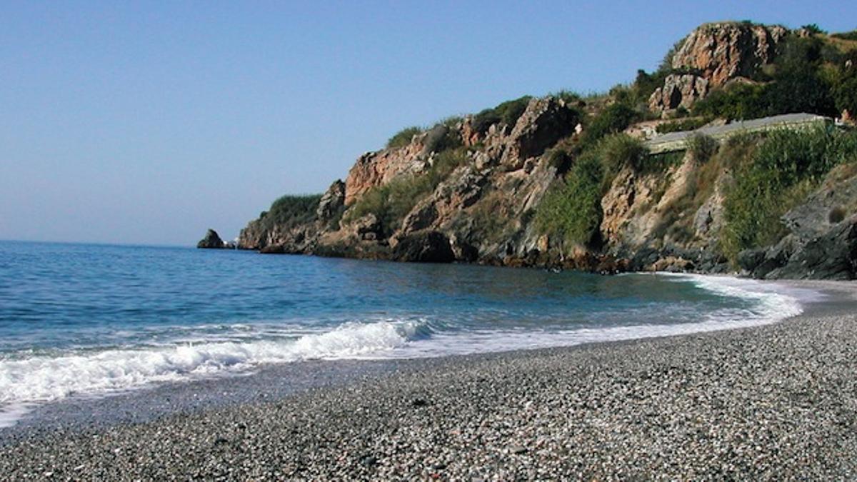 Una imagen de una playa de Maro.