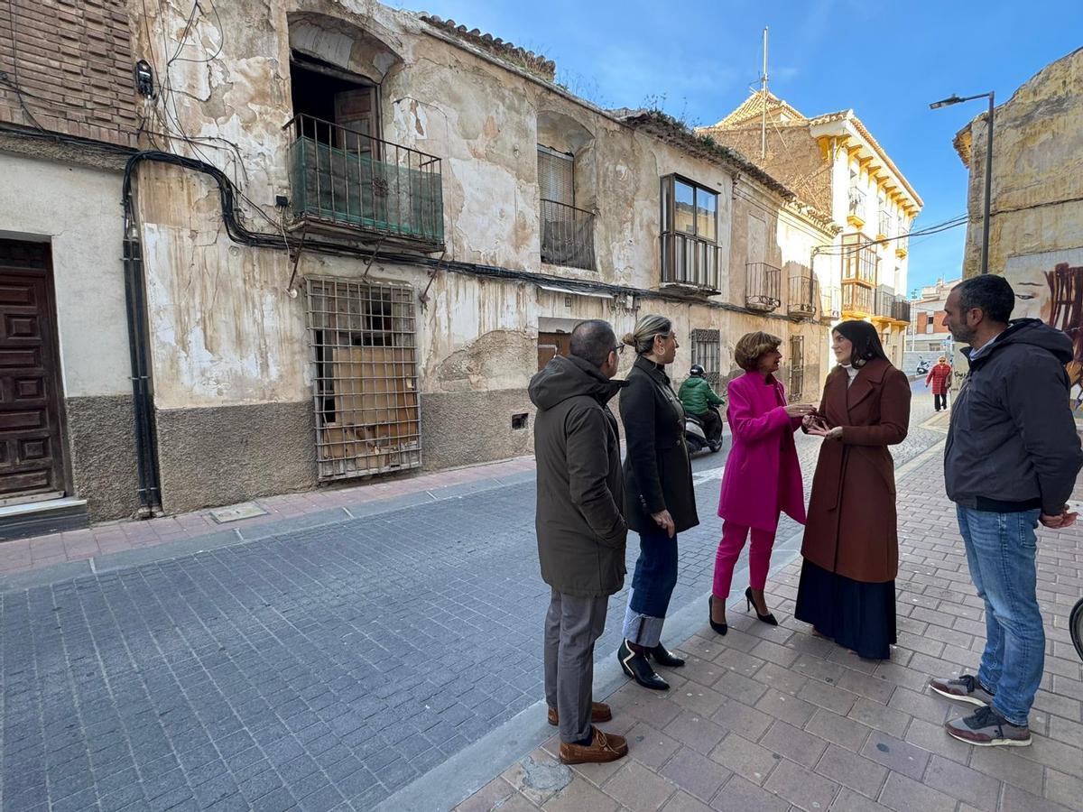El inmueble se encuentra en la calle Carril de Caldereros.