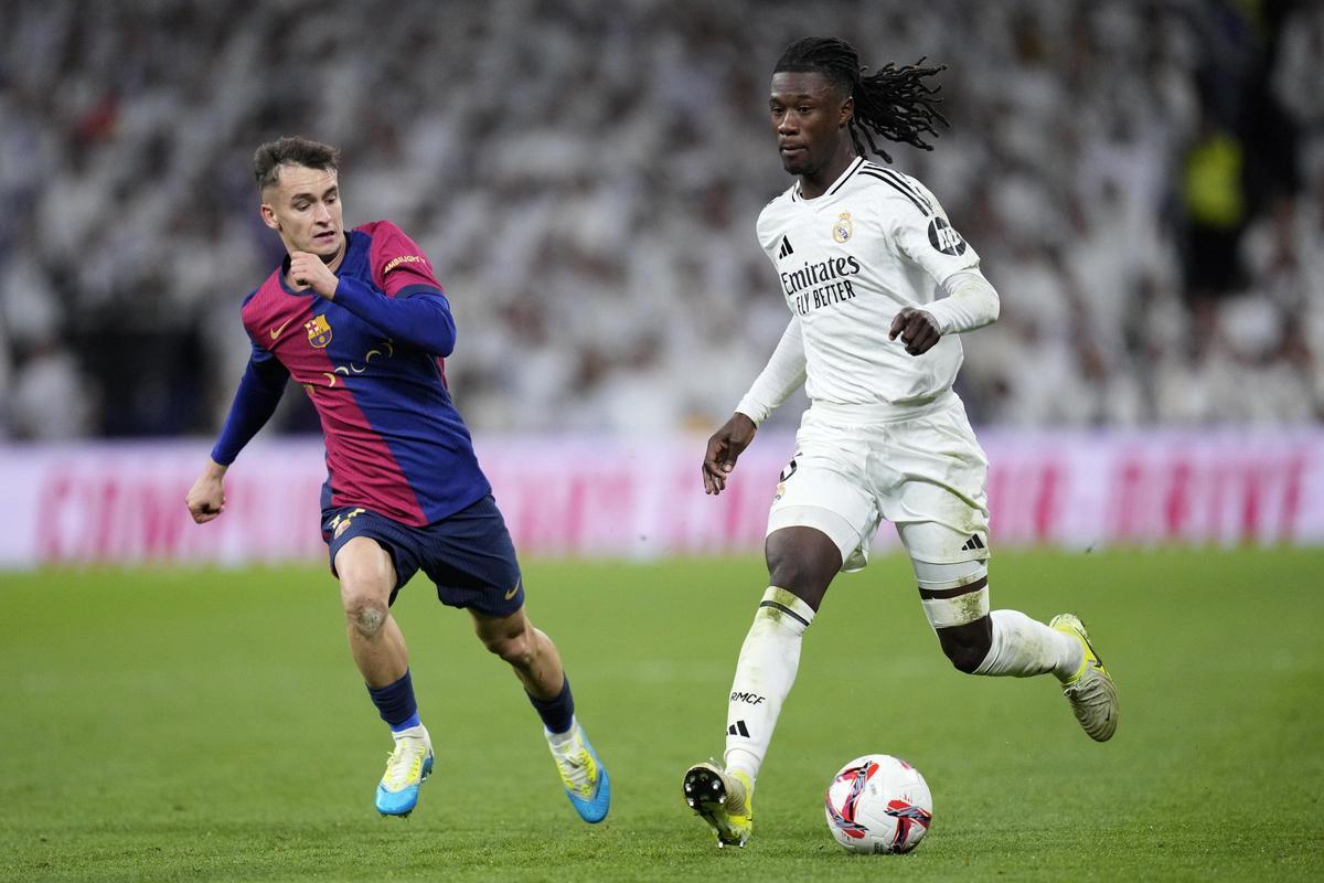 Marc Casadó en una imagen del partido ante el Real Madrid