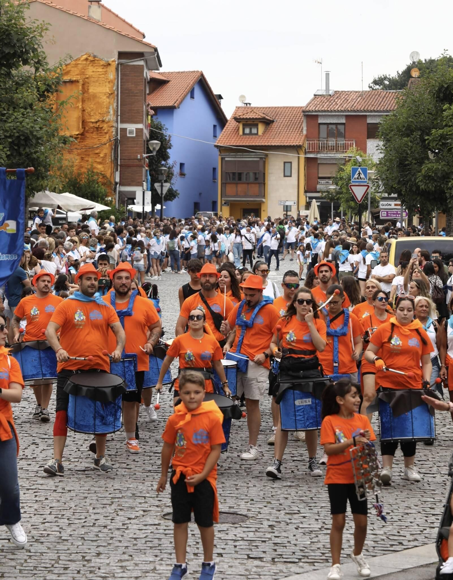 En imágenes: Miles de romeros celebran el Carmín en la Pola