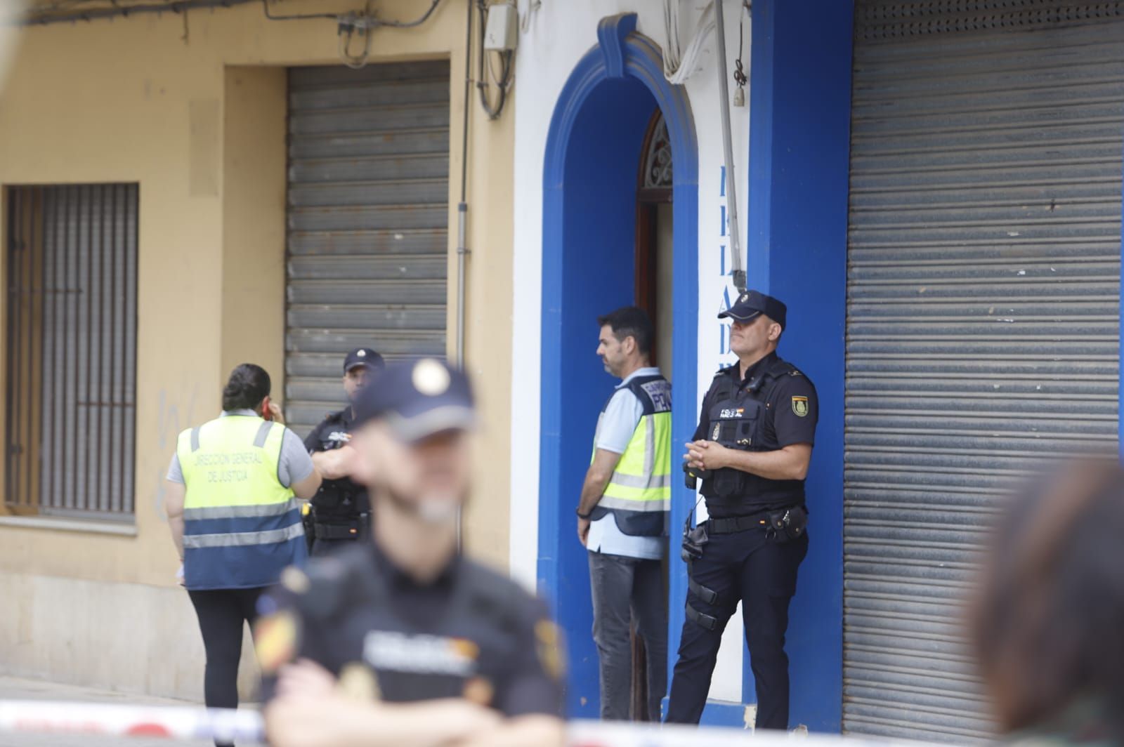 La Policía Nacional en el lugar del doble crimen de Algemesí