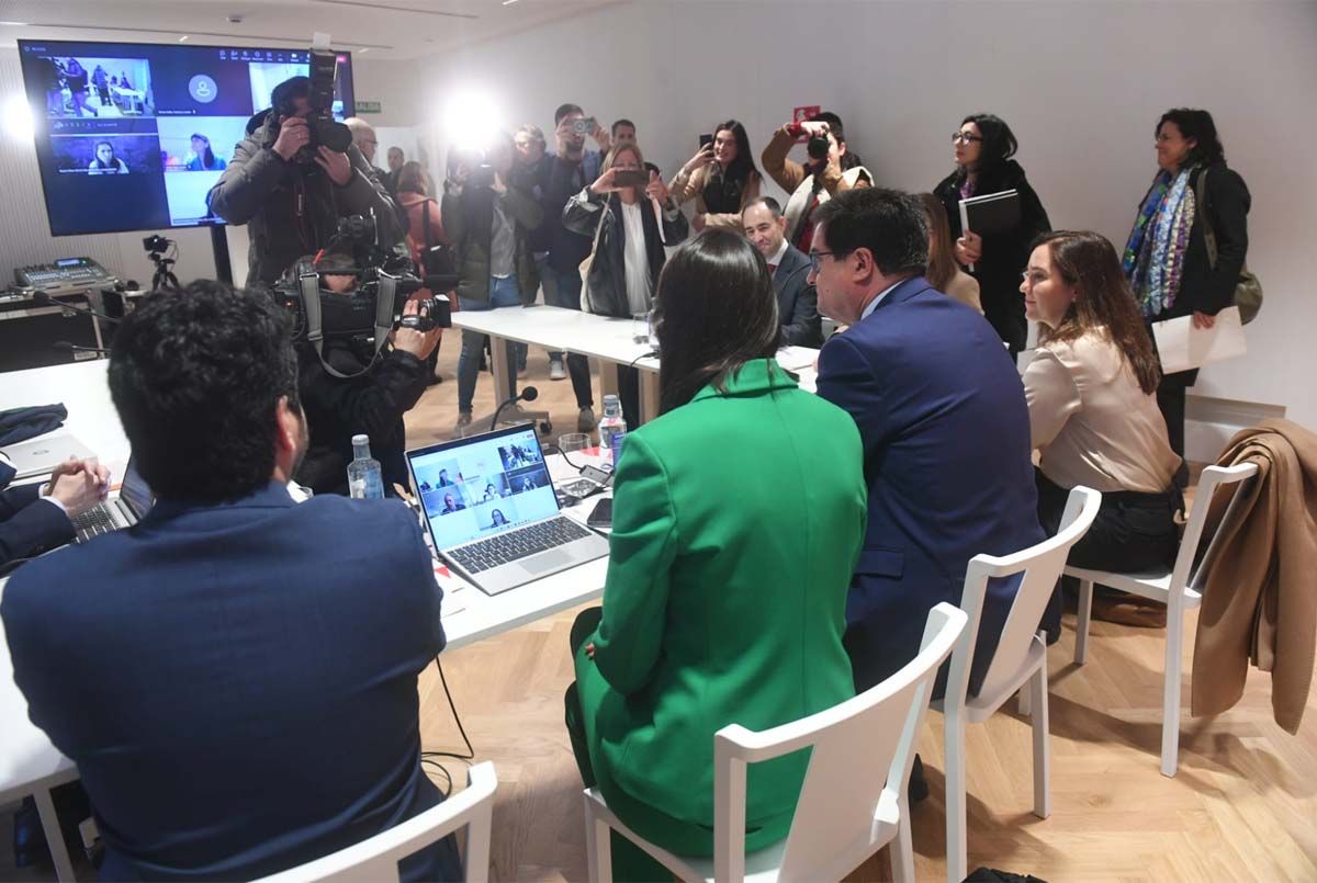 El Ministro para la Transformación Digital visita en A Coruña la sede temporal de la Aesia en Veeduría