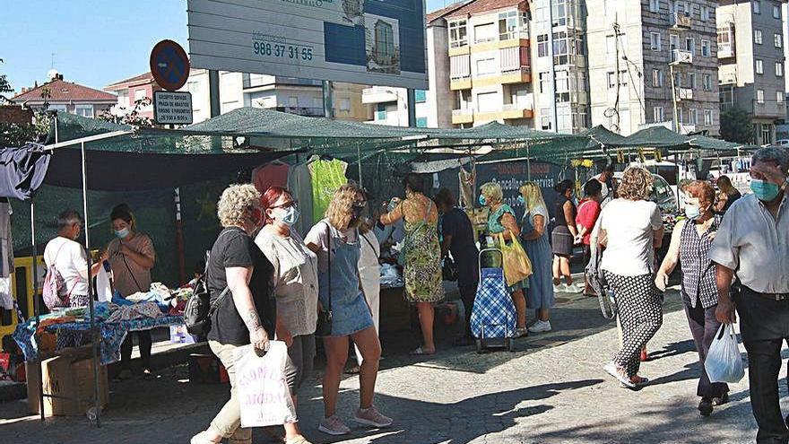 Mercadillo ambulante en As Burgas.