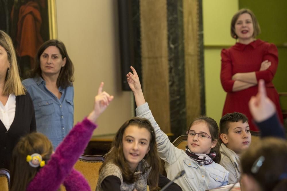 Pleno infantil en el Ayuntamiento de Oviedo