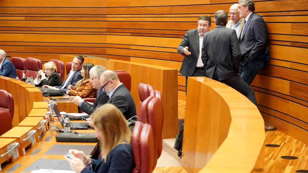 Segunda sesión del Pleno de las Cortes en el que se debaten los proyectos de Ley de Presupuestos Generales de la Comunidad para 2024 y de Medidas