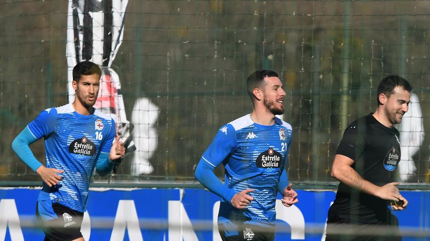 Trigueros y Villares vuelven a la lista del Deportivo, sin Víctor ni Yeremay