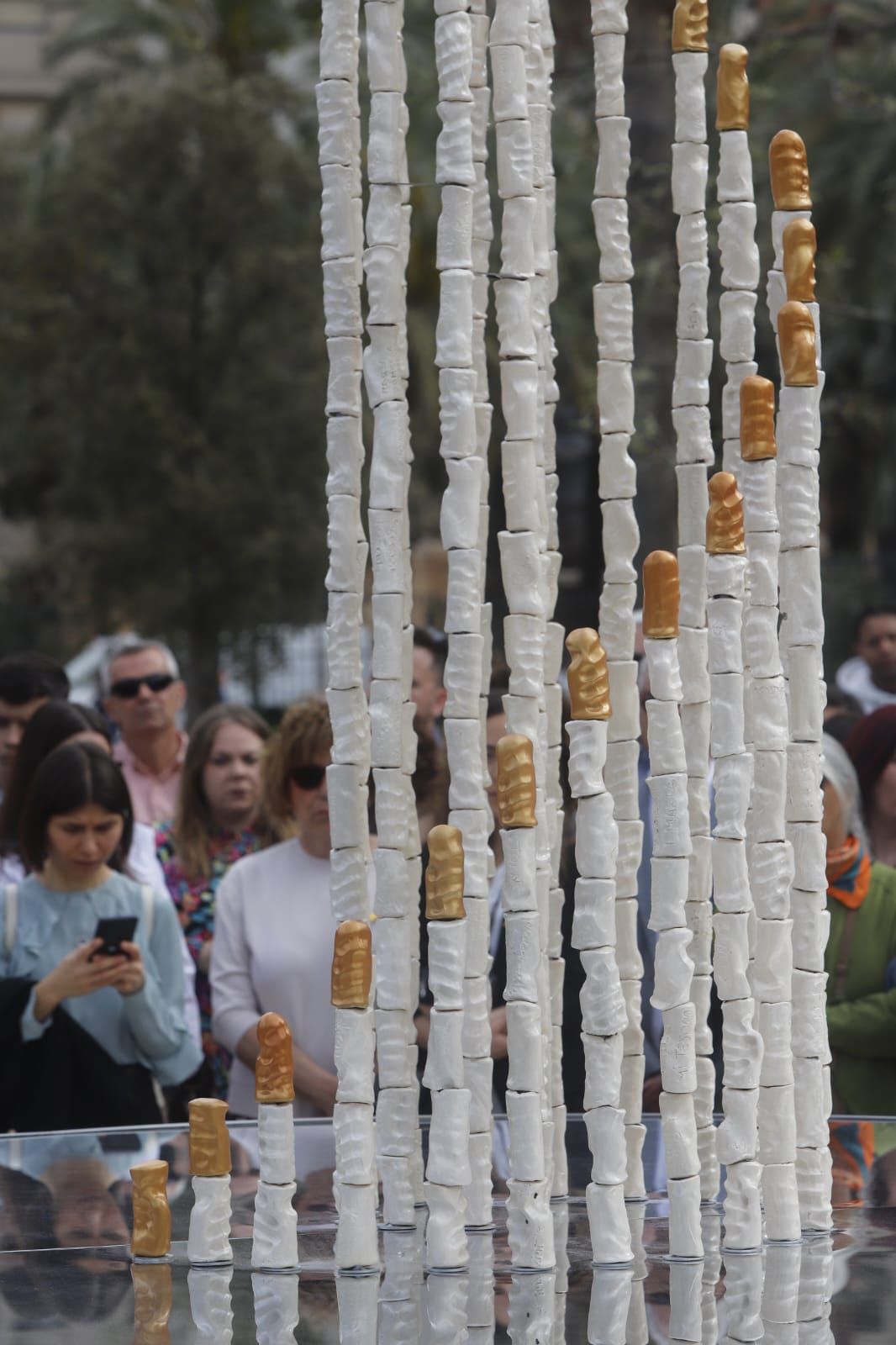 València dedica un monumento a los menores fallecidos por cáncer