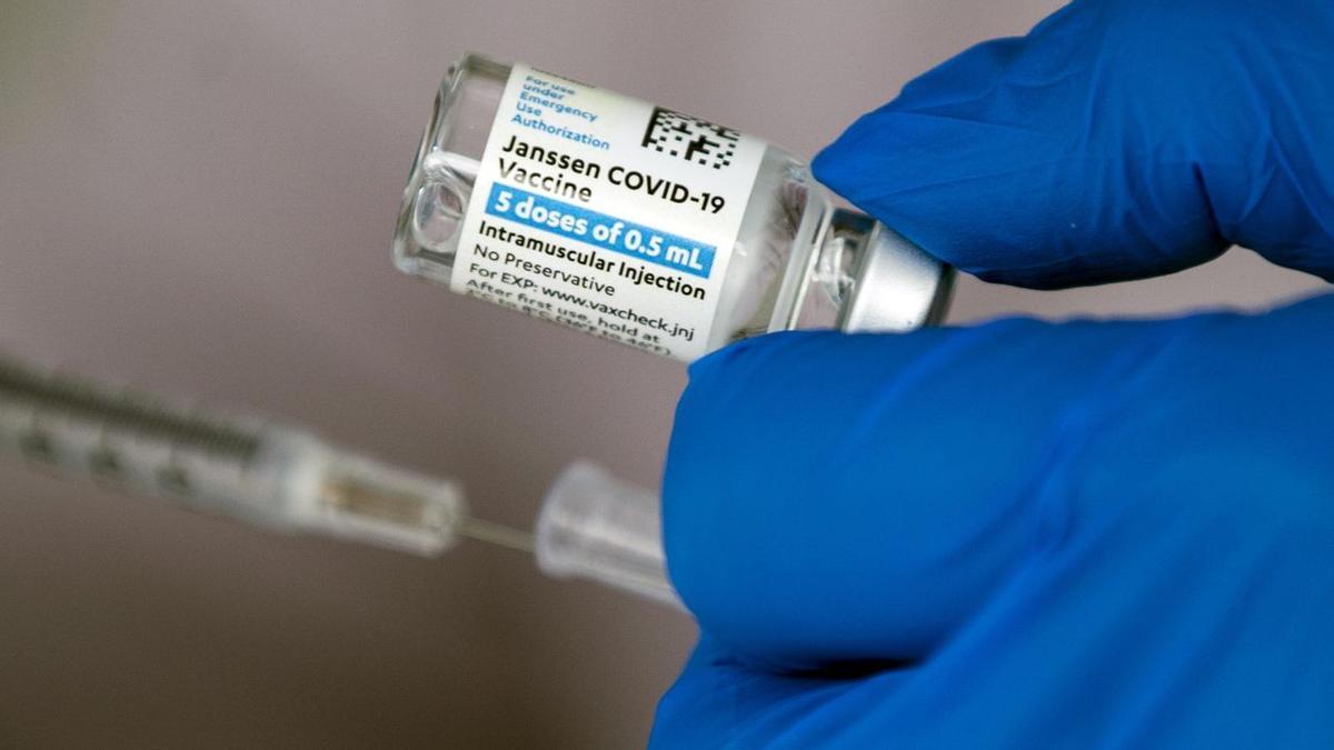 España no retrasará la segunda dosis de las vacunas de Pfizer y Moderna