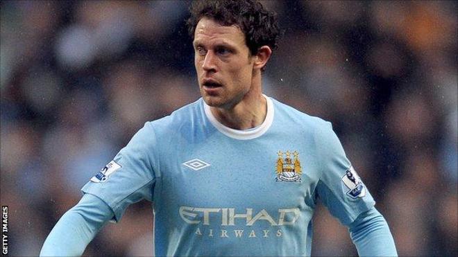 Wayne Bridge (13 millones de euros)