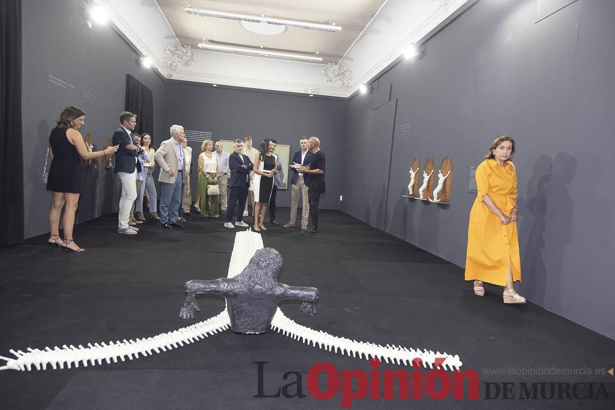 Así es la exposición 'Los Asomados' de Lidó Rico, que llega a Caravaca en su Año Jubilar
