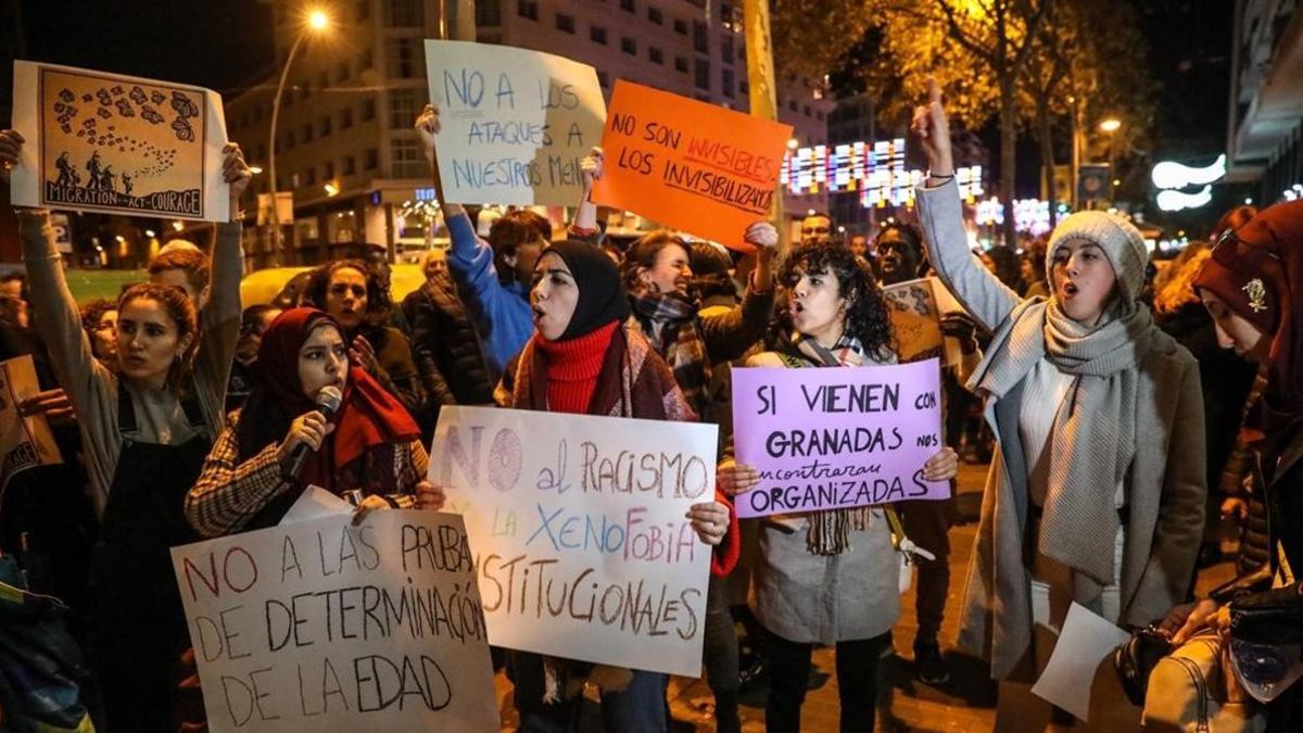 zentauroepp51310717 barcelona 10 12 2019  protesta enfrente de la dgaia de varia200129125027