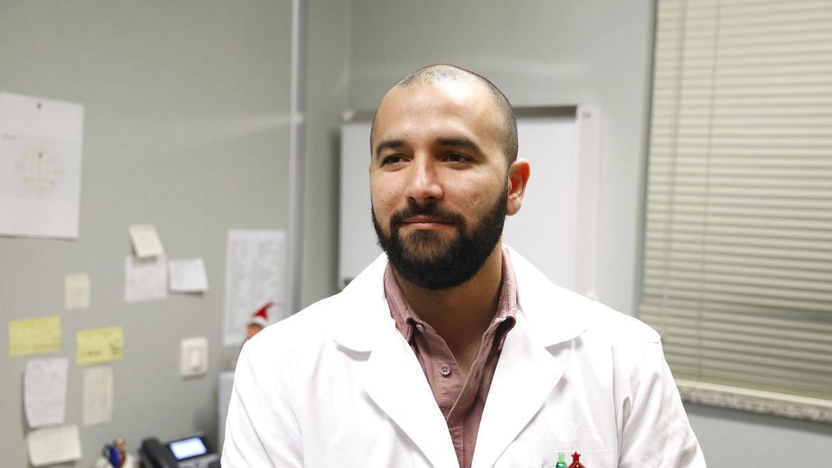 Isaac Hazin Pérez, neurofisiólogo del Complexo Hospitalario Universitario de Santiago.