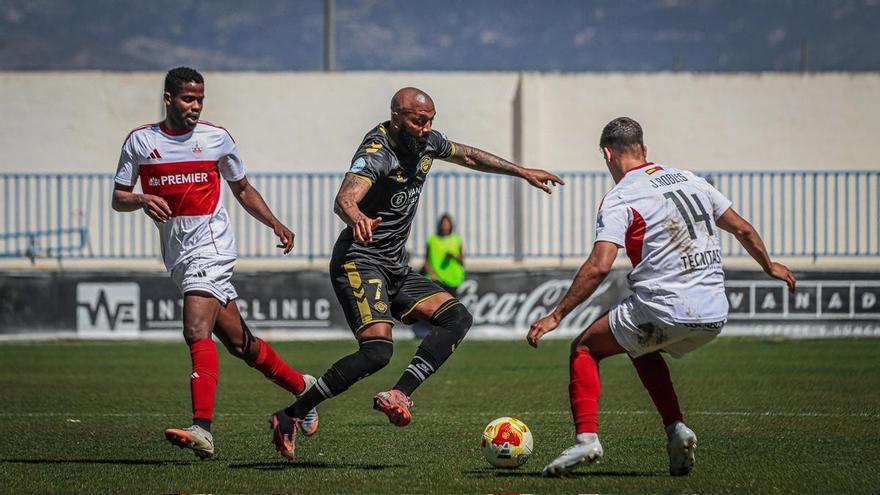 El Alcoyano salva el honor provincial, gana a domicilio y se aferra al «play-off»