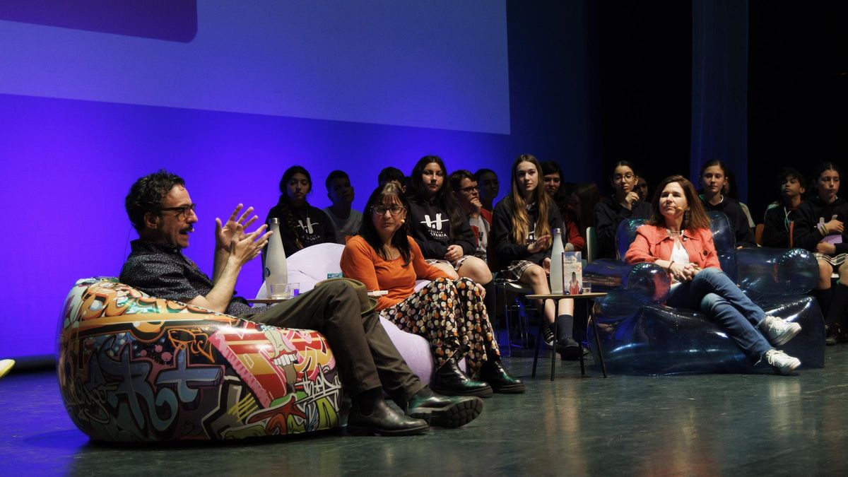 Los finalistas del Hache, este  miércoles en El Batel.  iván urquízar