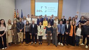 Carmen Calvo en una foto de familia en la Academia Europea Leadership
