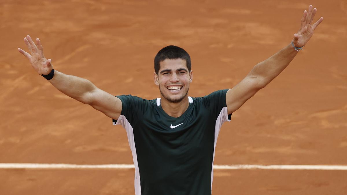 Alcaraz exhibeix el seu millor tennis per tombar també Djokovic a Madrid