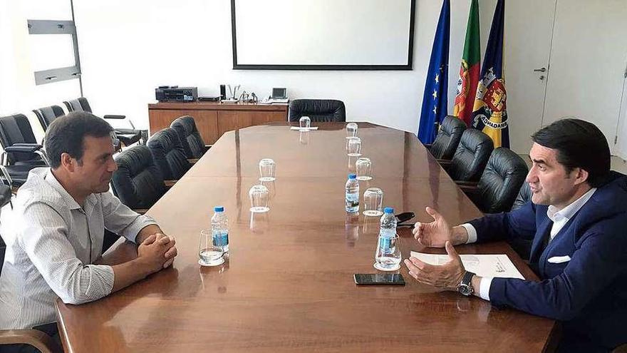 Hernani Dinis y Juan Carlos Suárez-Quiñones durante su encuentro de ayer.