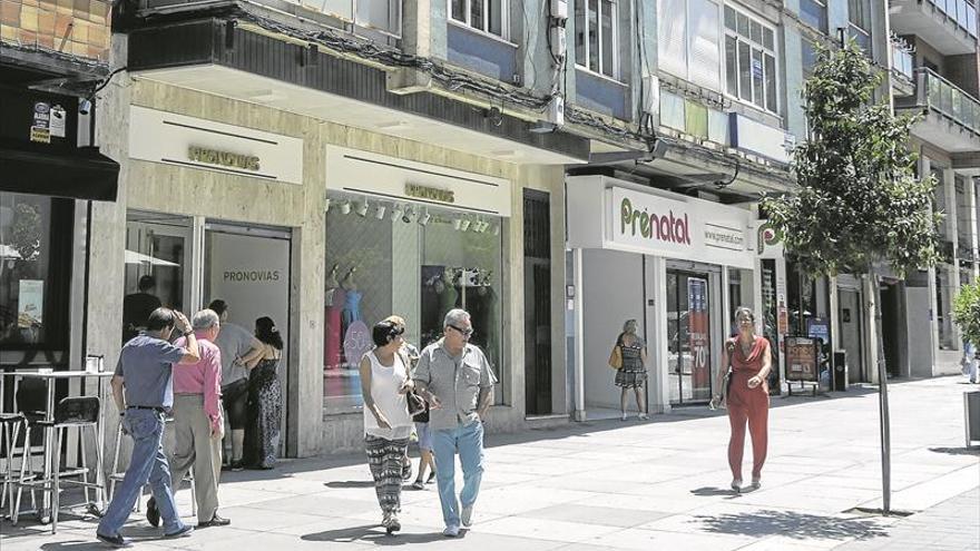 Los comerciantes cacereños defienden que la ciudad tiene una oferta competitiva