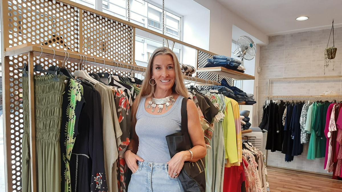 Paula González, en su tienda polesa