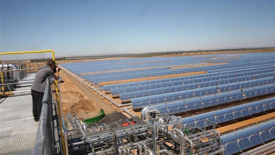 Acciona cierra la venta de sus tres plantas termosolares extremeñas