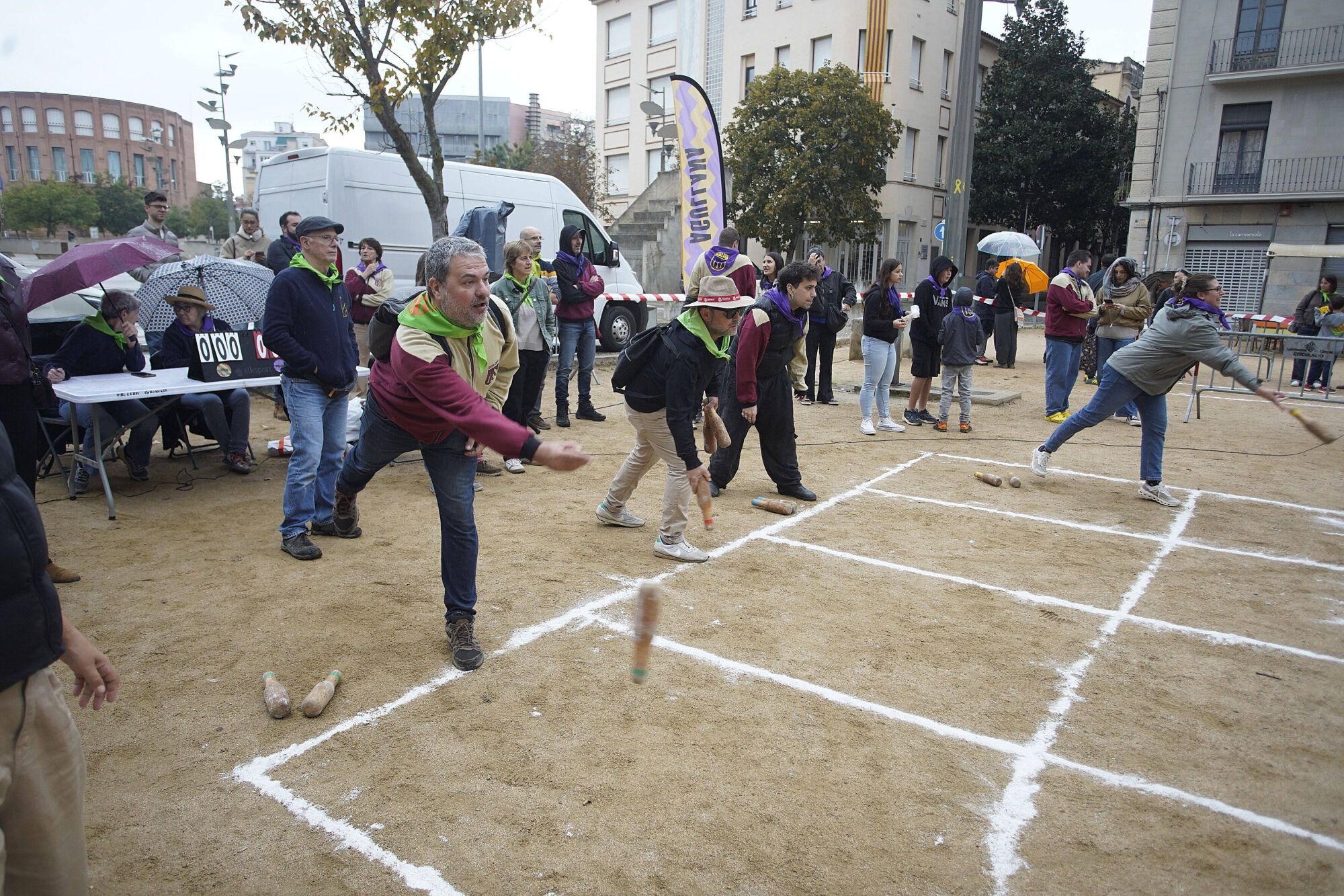 Girona plaça Santa Susanna fires i festes de sant narcís VII Llançament de Bitlles Catalanes