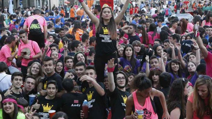 Peñistas en la Plaza Mayor esta semana.