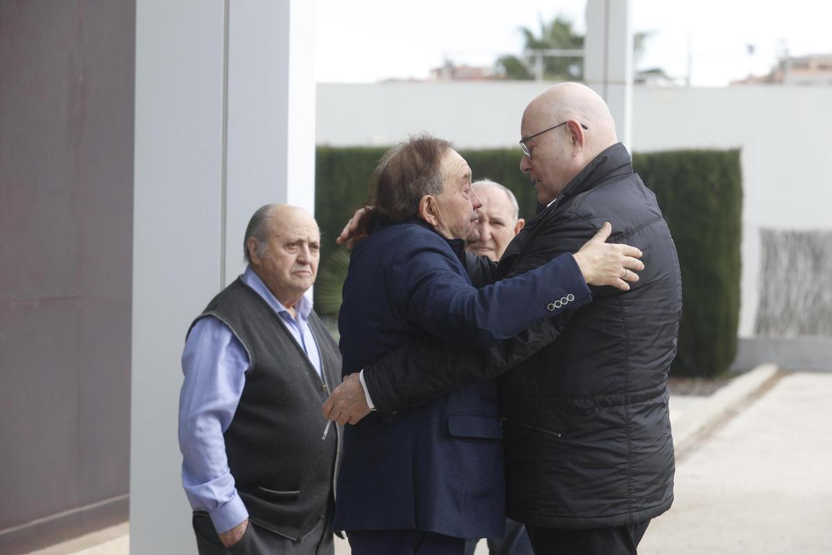 Familiares y amigos despiden a Fernando Esteso en València