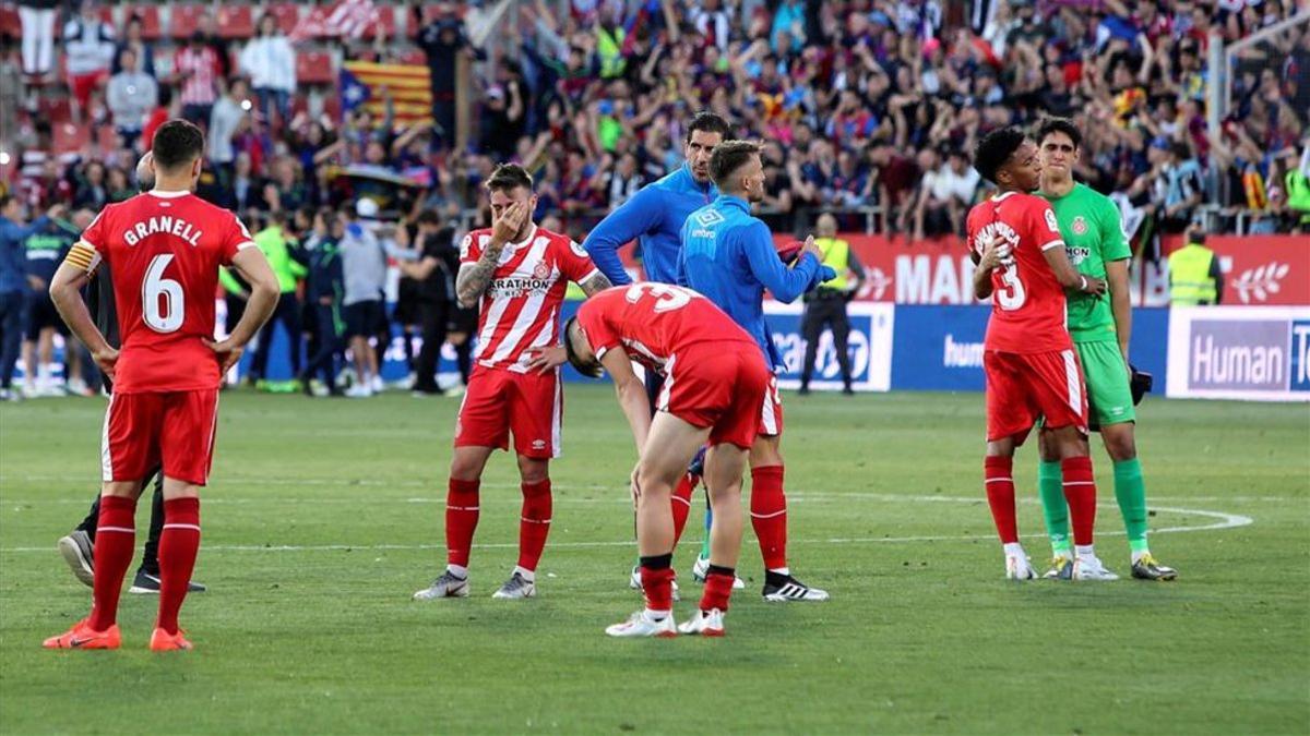 Los jugadores del Girona tras perder contra el Levante